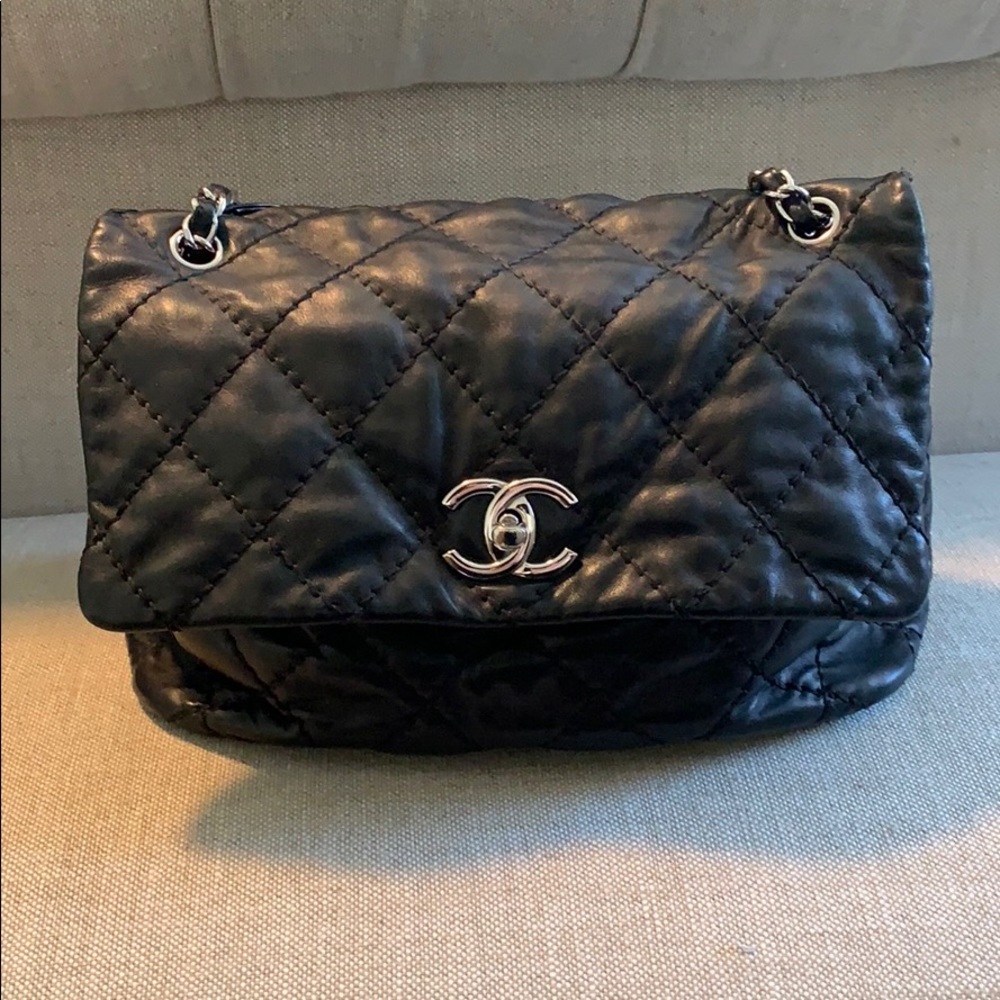 CHANEL Shoulder Bag